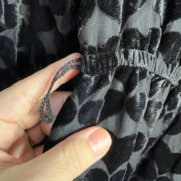 Betsey Johnson Black Burnout Velvet Heart Mini Dress Size M V-Neck Long Sleeve - Picture 6 of 8